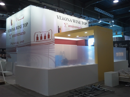 arena del vino in allestimento.jpg